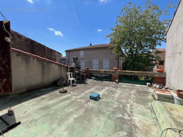 Maison à AZILLE