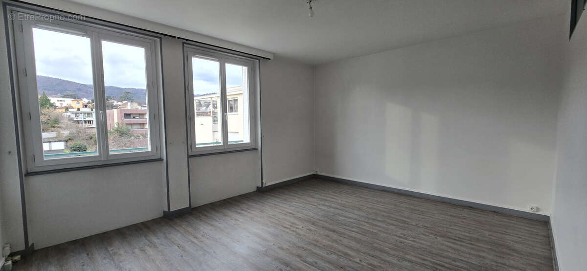 CHAMALIERES Banque de France, appartement de type 2 avec balcon et cave - photo 3
