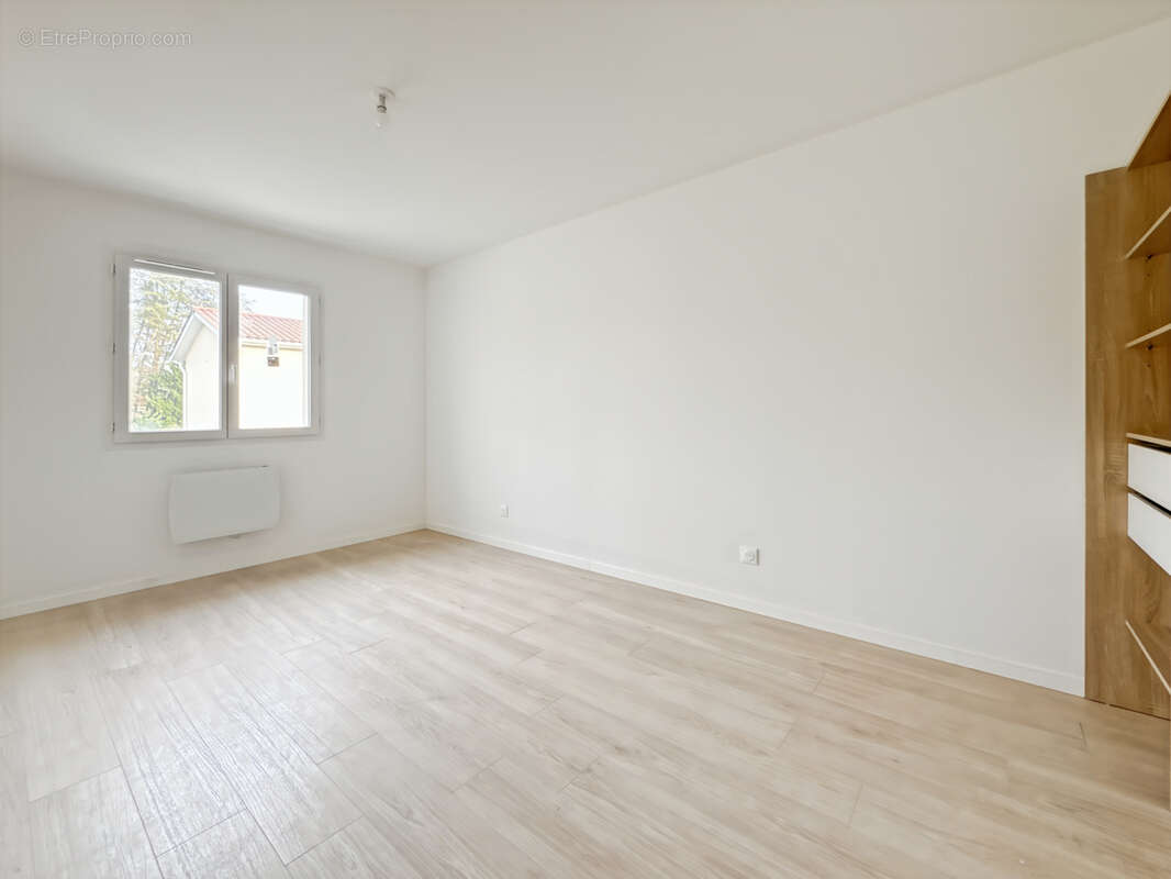 Saint-didier-de-formans, à deux pas des écoles, maison 4 pièces 100 m2 - photo 5