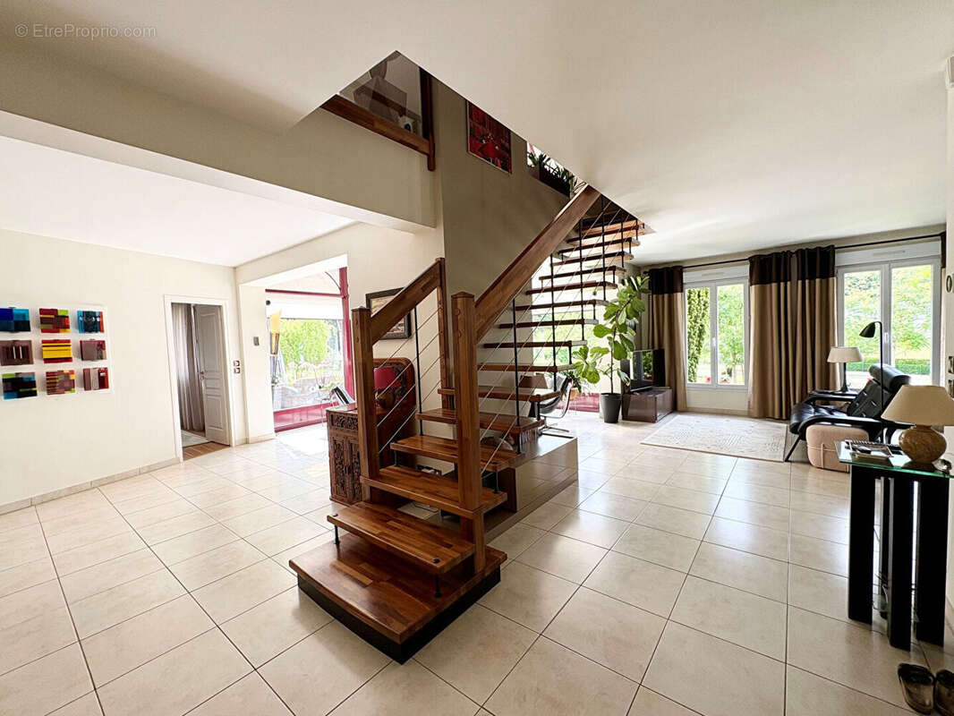 Maison à NAZELLES-NEGRON