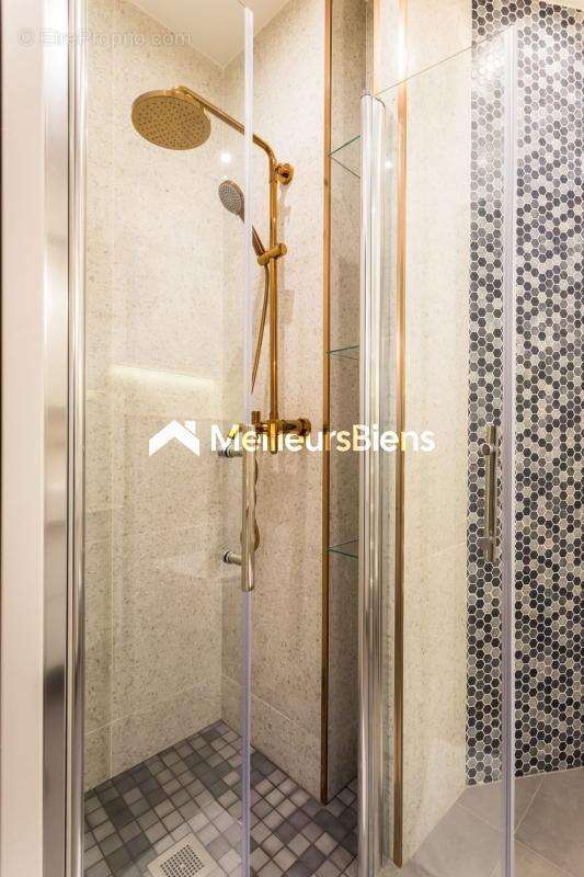 Commerce à PARIS-11E