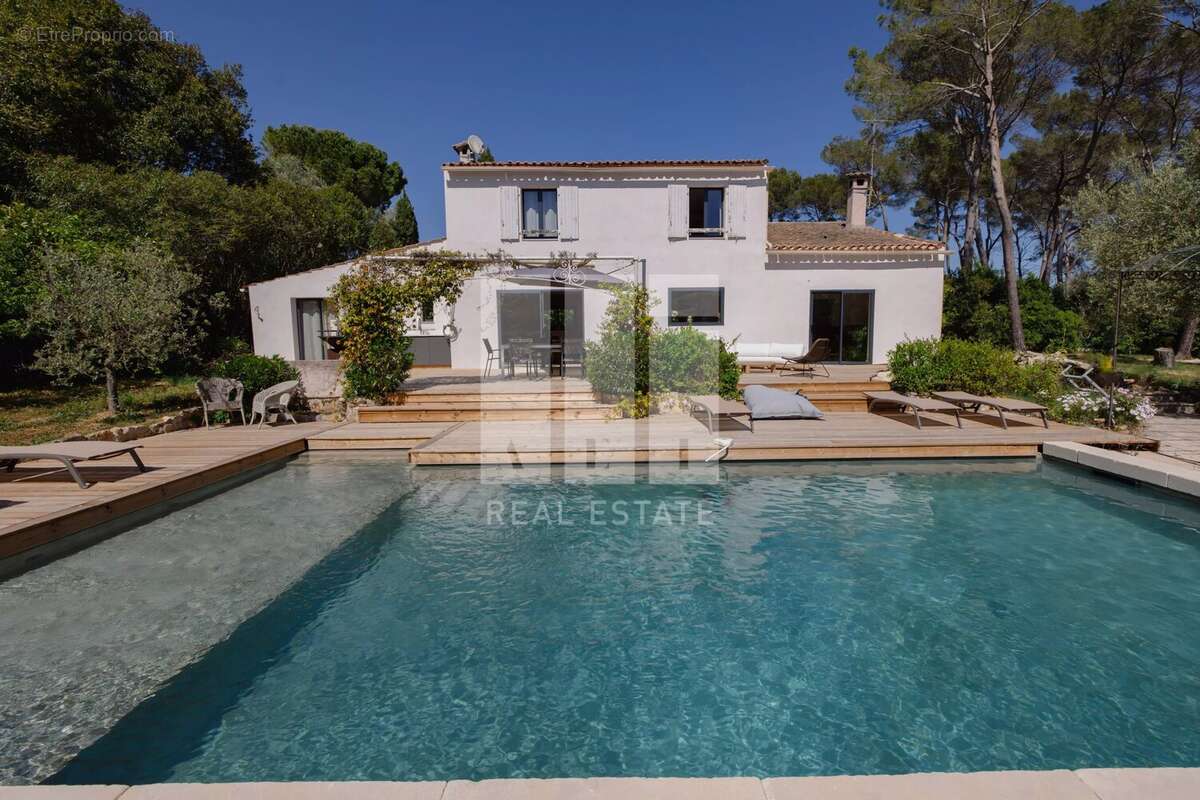 Maison à MOUGINS