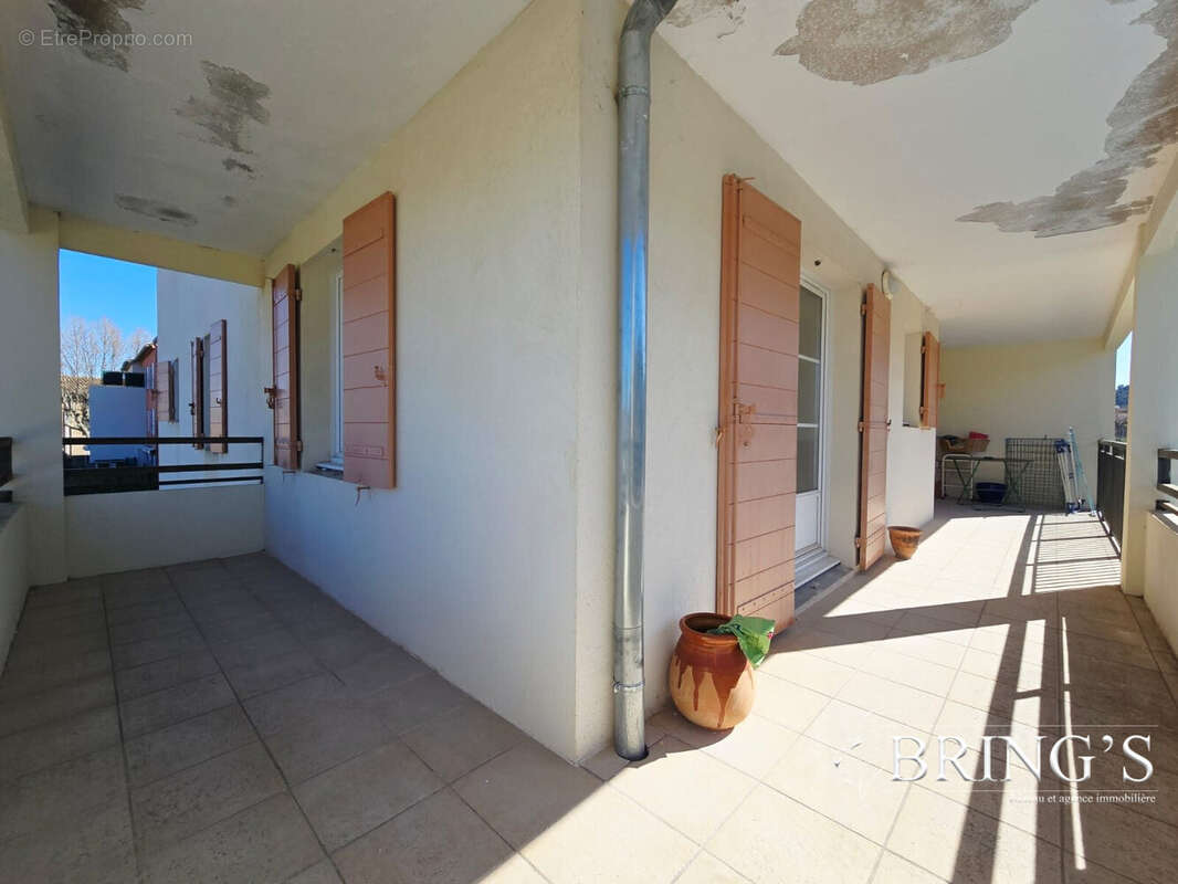 Appartement à ROUGIERS