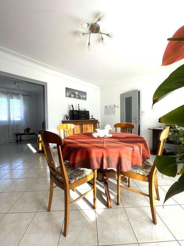 Maison à MONCE-EN-BELIN