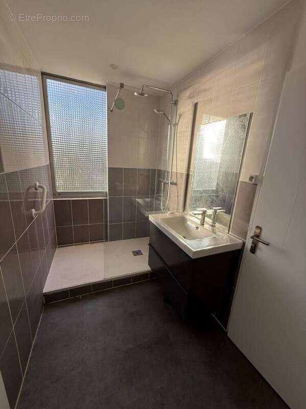 Appartement à BOUSSY-SAINT-ANTOINE