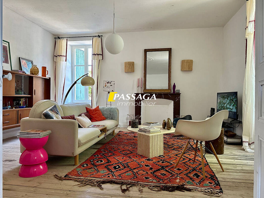 Maison à SAINT-SATURNIN-DE-LENNE