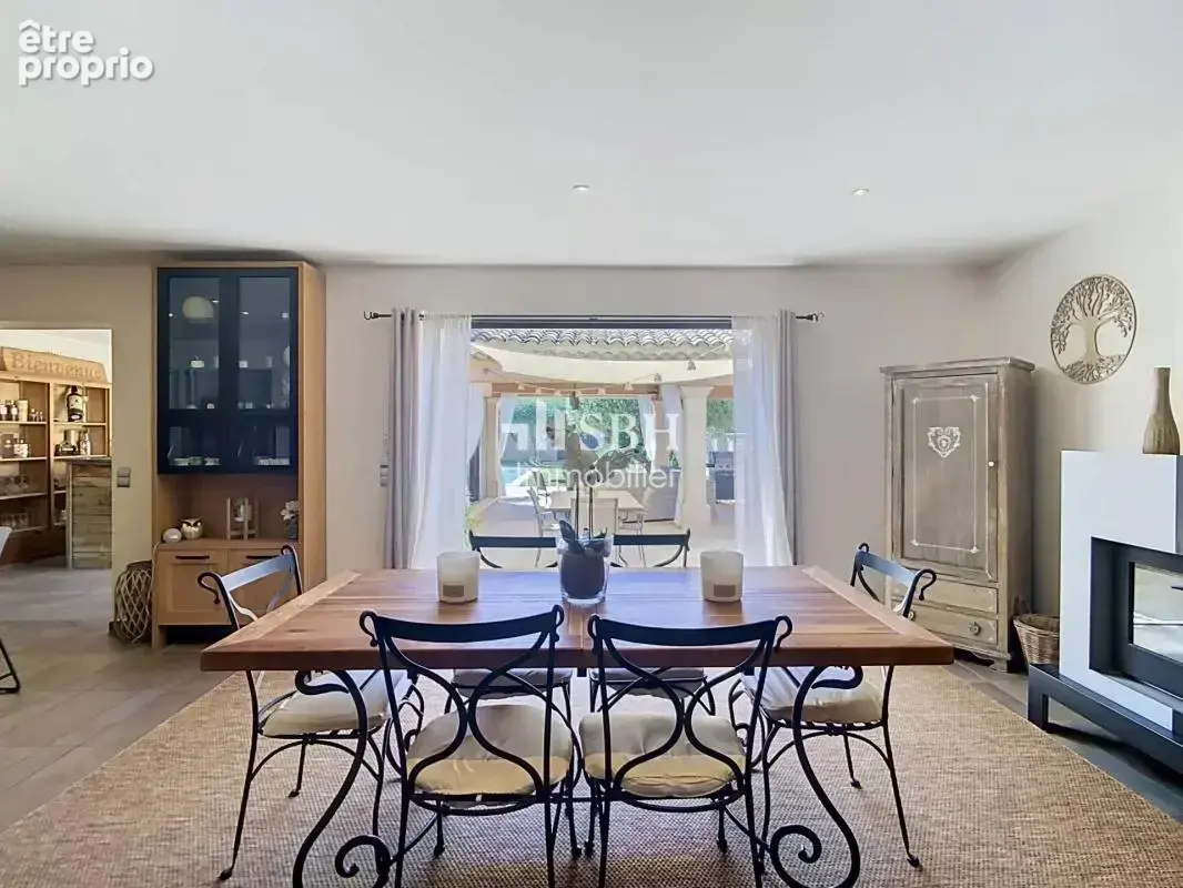 Élégante Propriété avec Piscine à Maubec - Vue Luberon - photo 11