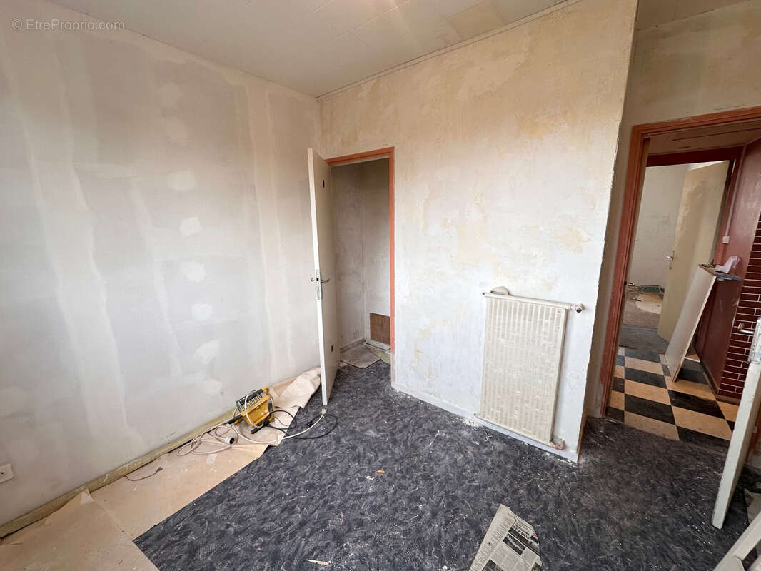 Appartement T4 de 65,81 m2 avec cave, garage , spécial investisseurs  VIDEO sur demande - photo 6