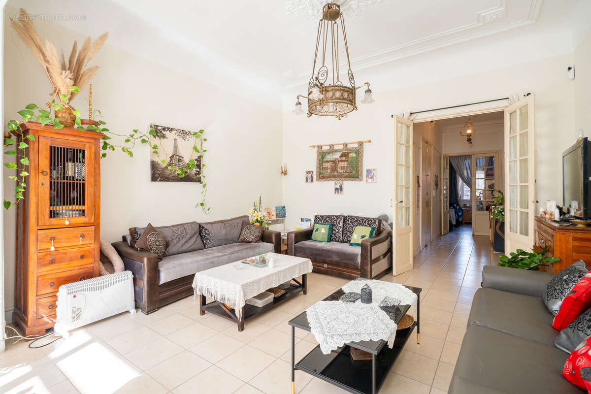 Appartement à MARSEILLE-6E