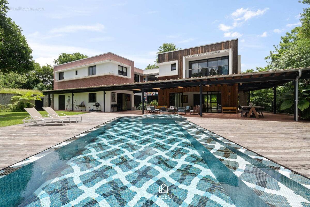 Photo Maison à Fort-De-France au prix de 4 200 000€