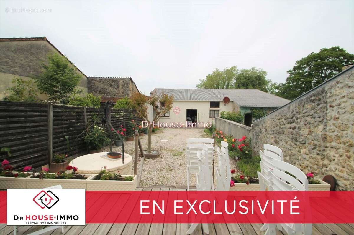 Maison à VENDAYS-MONTALIVET