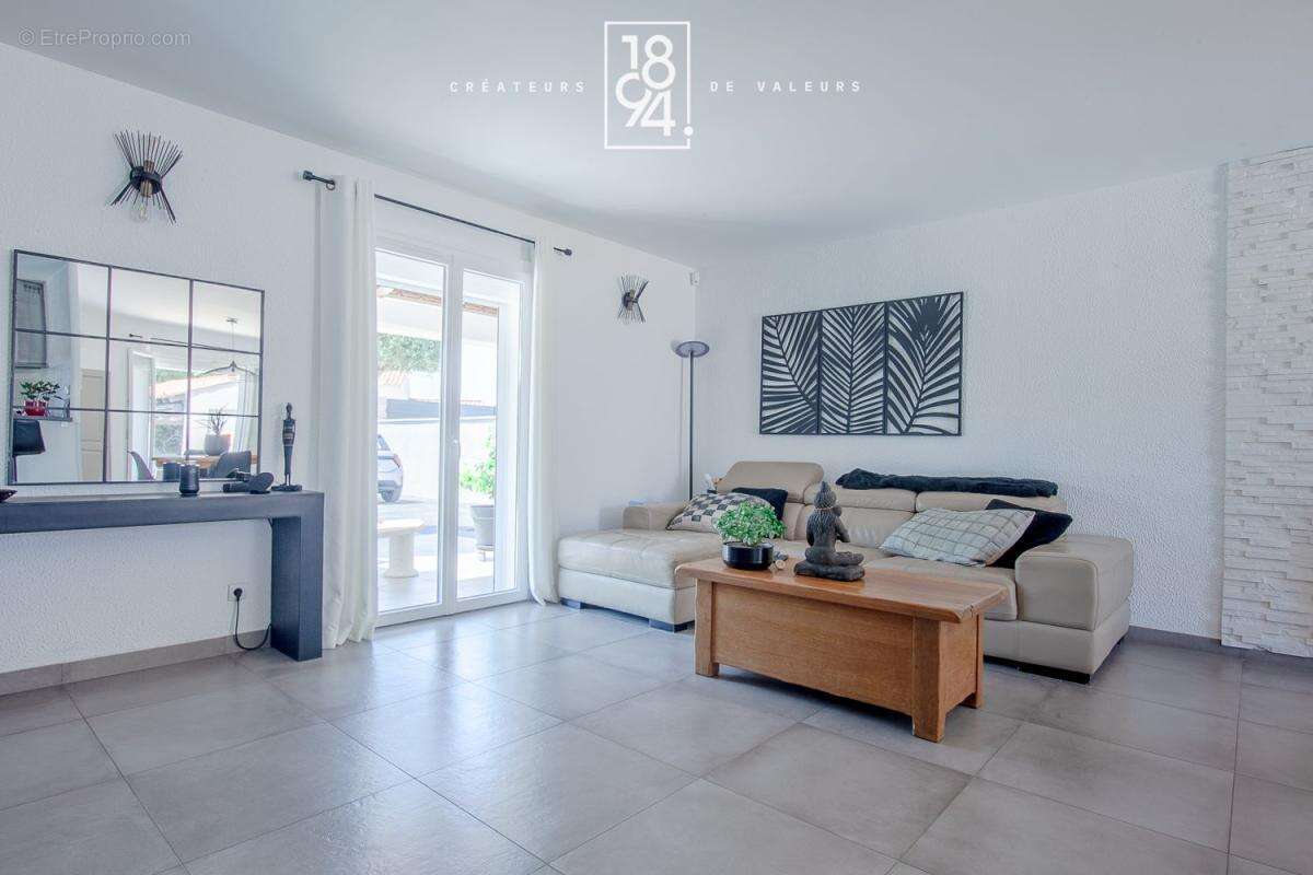 Maison traversante T4 de m² sur 110m² de terrain avec piscine, pool house et garage – Secteur Chantegrive - photo 7
