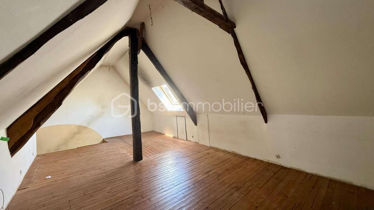 VENGEONS-Maison à Rénover - photo 2