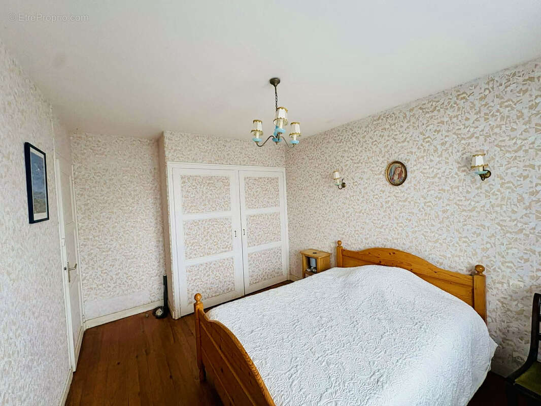 RARE sur le secteur ! Plain-pied centre bourg de SAINT HILAIRE DE LOULAY - photo 8