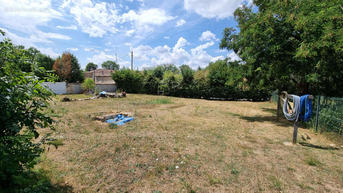 Maison 200 m² à Mareuil  - photo 19