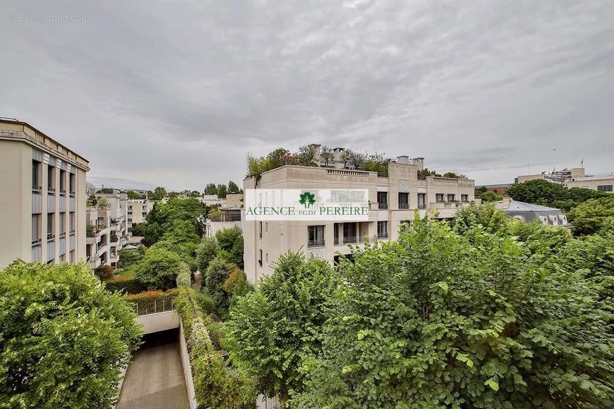 Appartement à NEUILLY-SUR-SEINE