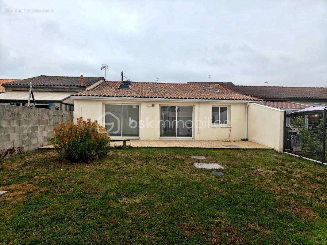 Maison à PAREMPUYRE