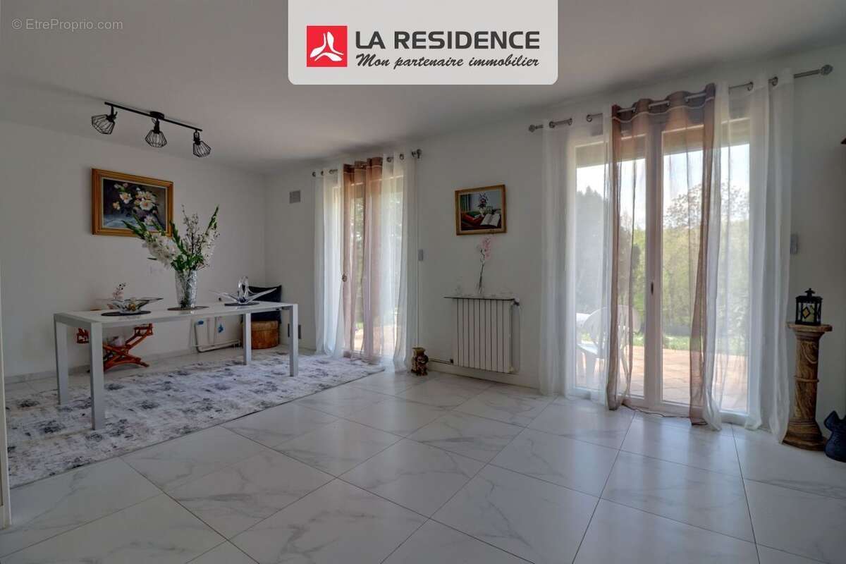 Maison 166 m² à Aulnay-Sur-Mauldre  - photo 5