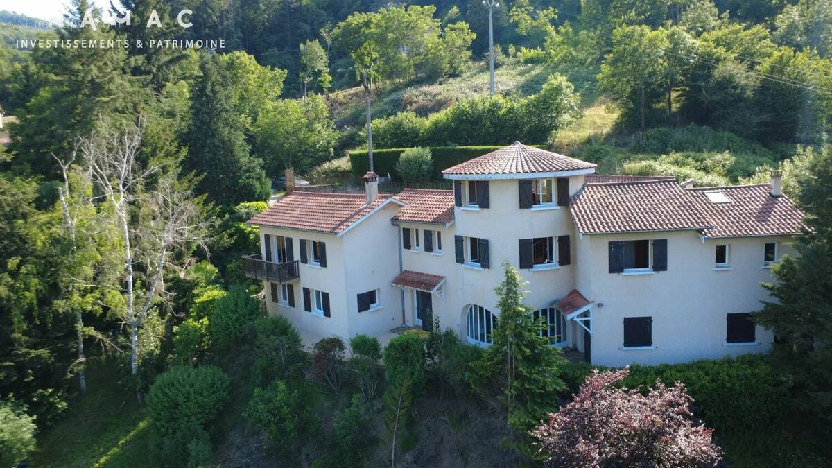 Maison à MONTROMANT