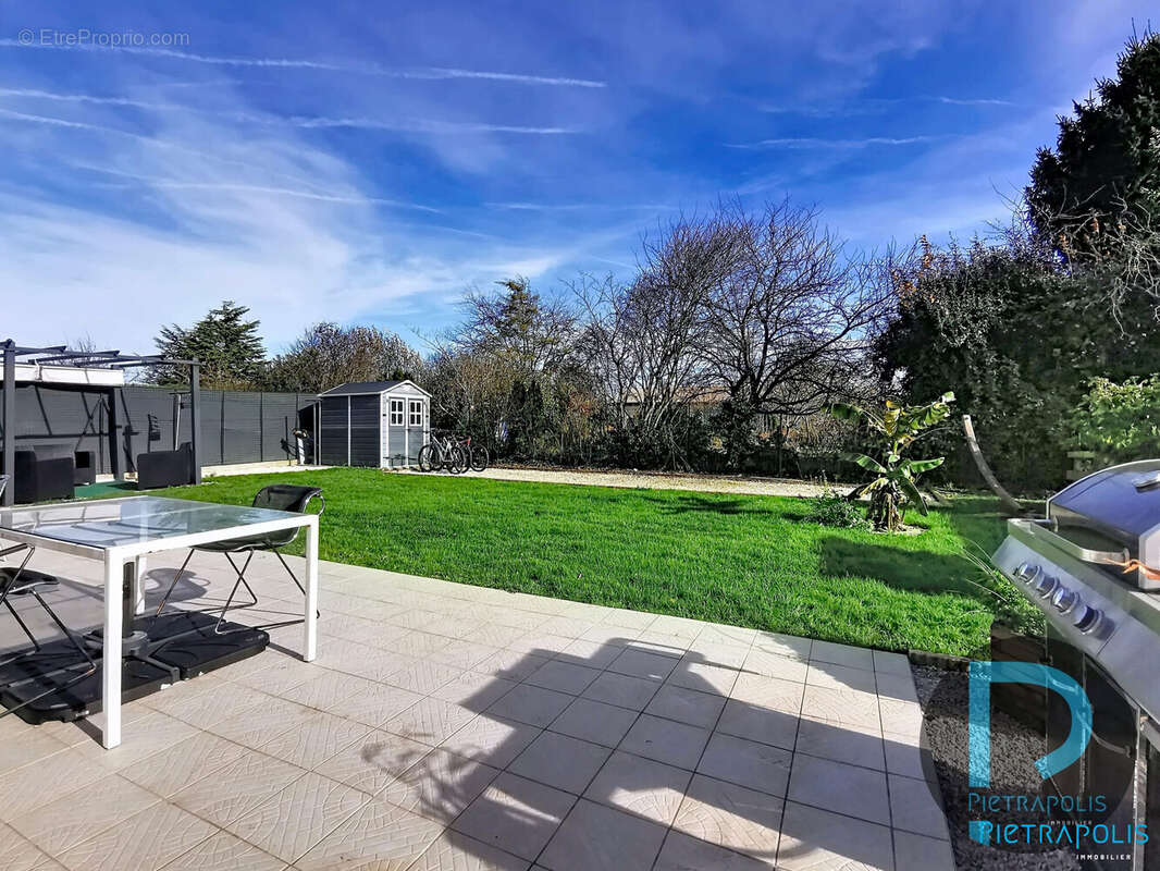 Maison à CRUZILLES-LES-MEPILLAT