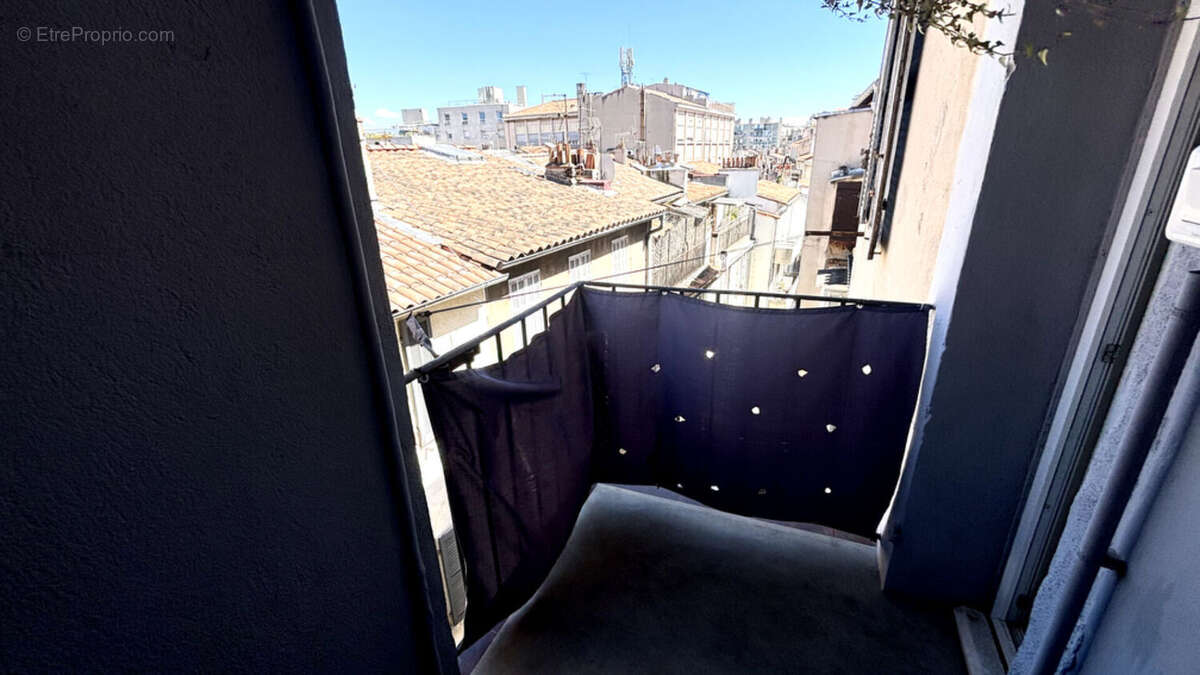 Appartement à MARSEILLE-5E