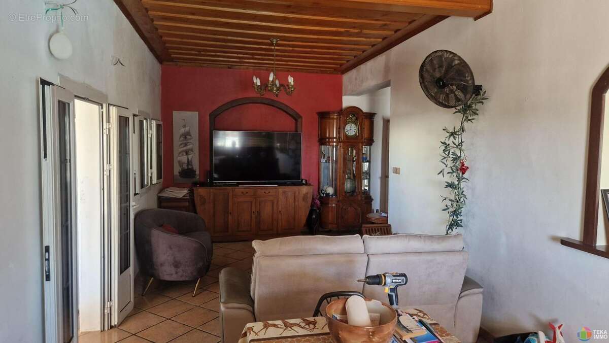Maison a vendre avec piscine st-benoit ile de la reunion - photo 4