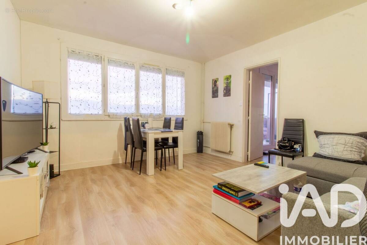 Photo 1 - Appartement à SAINT-JEAN-DE-BRAYE