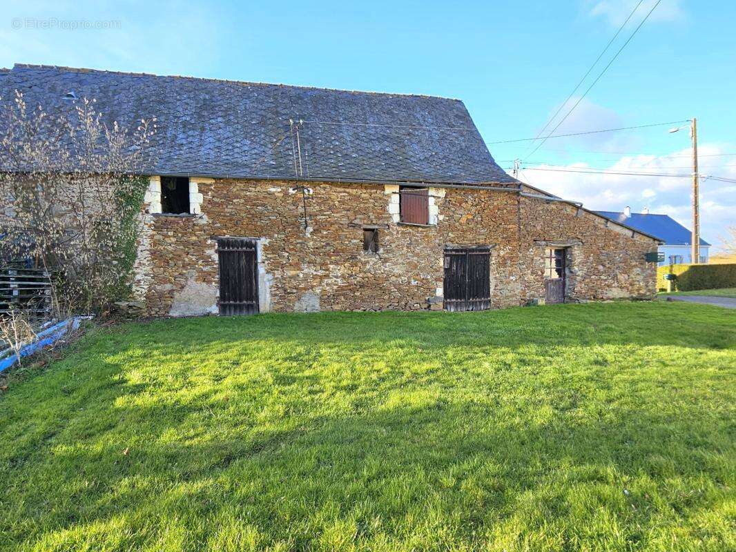 Maison à POUILLE-LES-COTEAUX