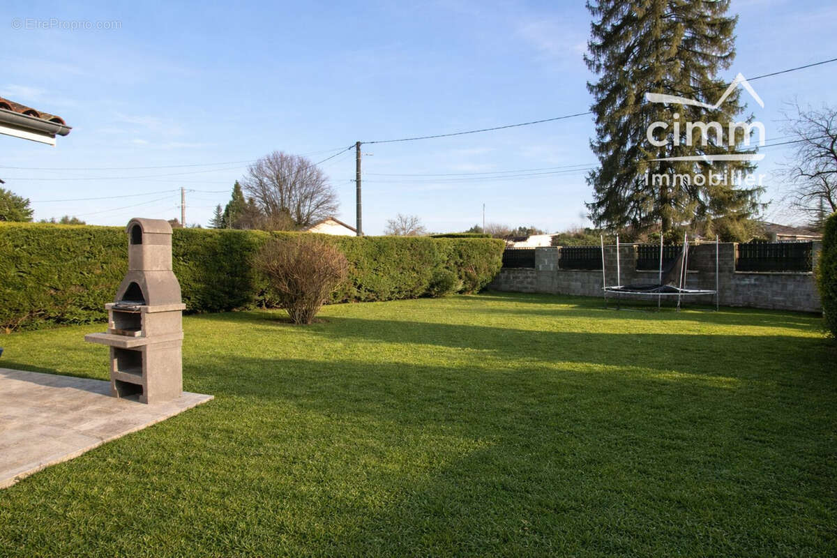 Maison 205 m² à Saint-Simeon-De-Bressieux  - photo 2