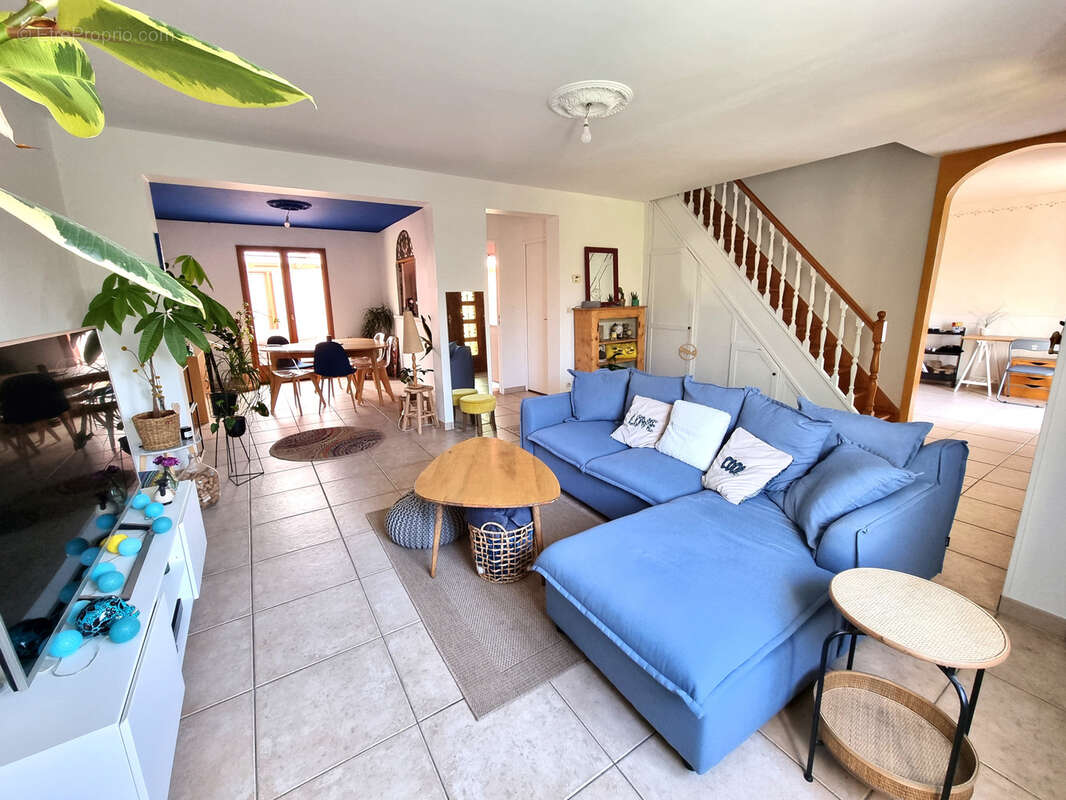 Maison à VAUX-LE-PENIL