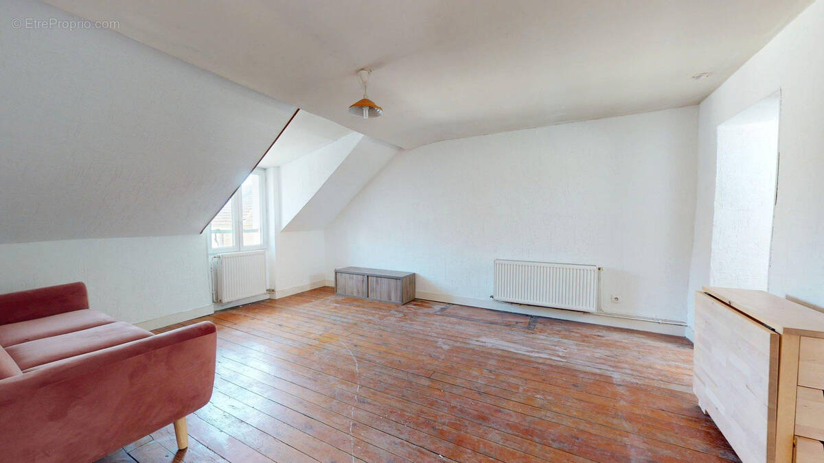 Appartement à LE THILLAY