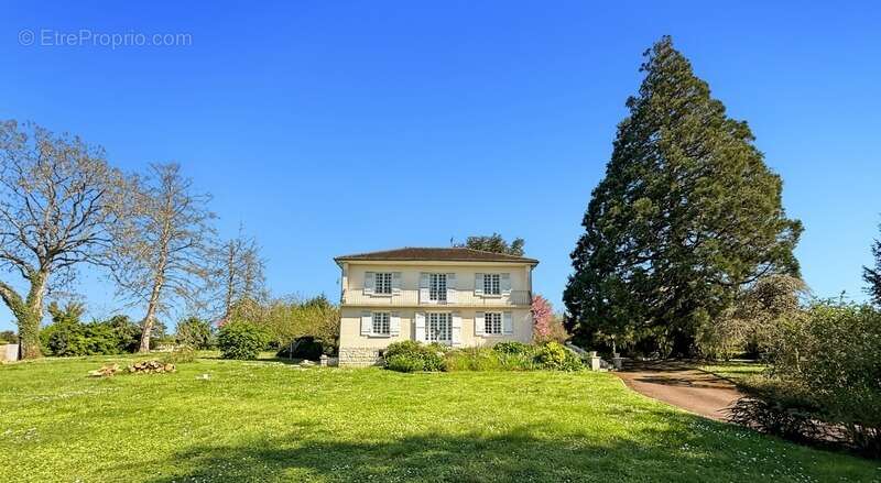 Maison à CHATELLERAULT