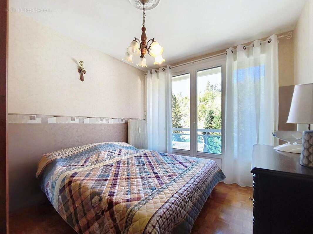 Photo 5 - Appartement à LE CHAMBON-FEUGEROLLES