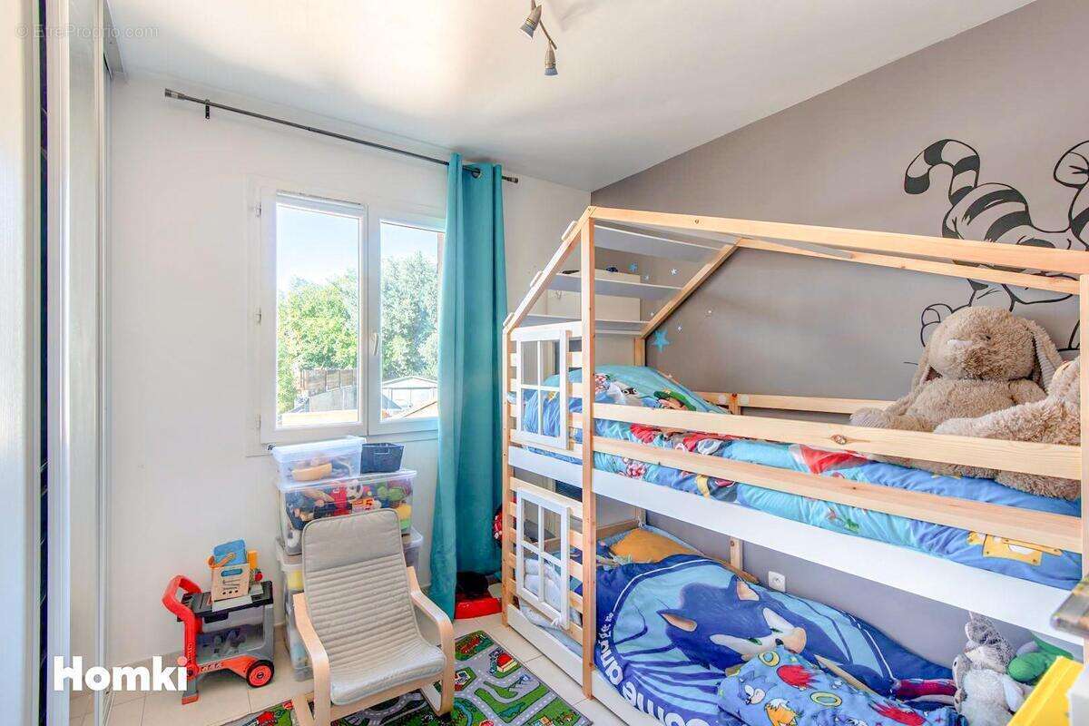 Maison à LA FARE-LES-OLIVIERS