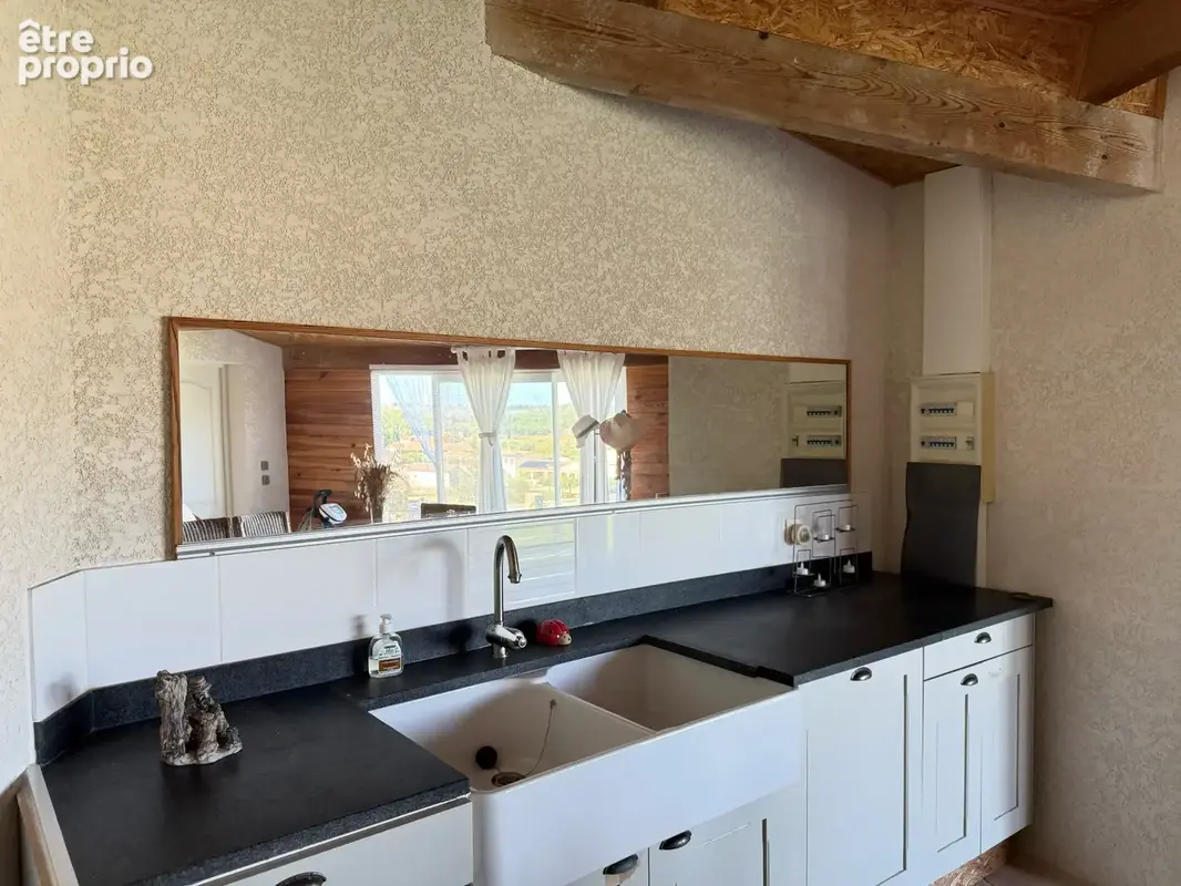 Superbe villa avec piscine et vue imprenable sur le village - photo 16