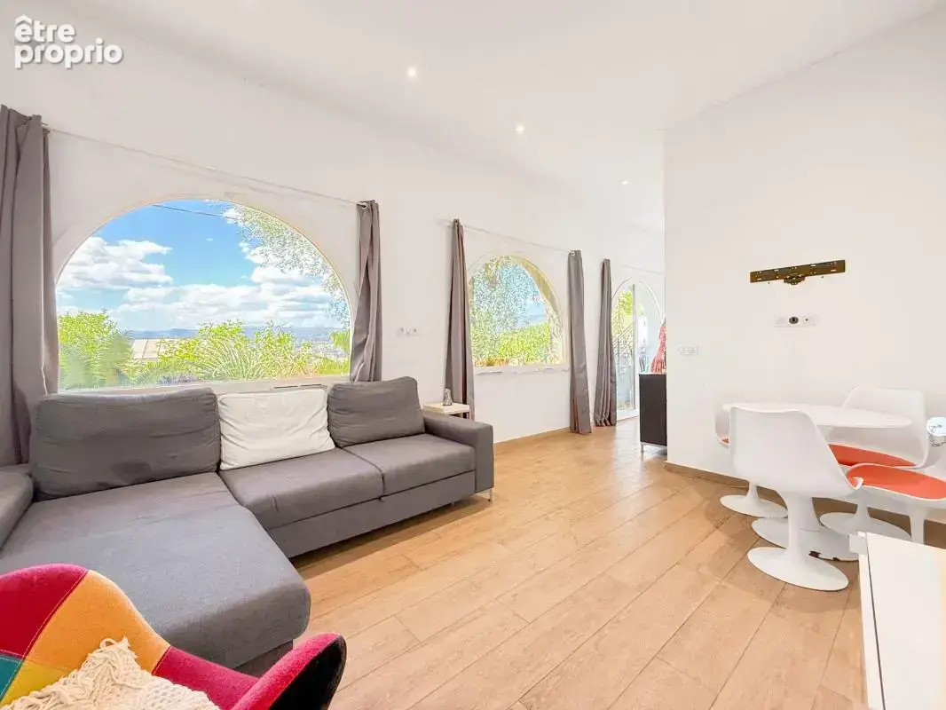 Nice est vinaigrier / villa 5 pièces - 145 m2 / piscine / terrain de 855m2 / garages - photo 13