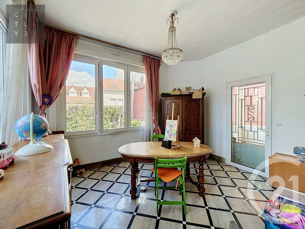 Maison 331 m² à Troyes  - photo 13