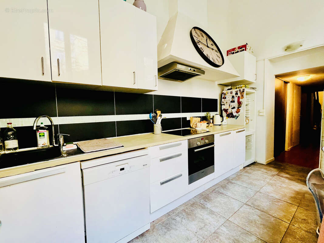 Appartement à MARSEILLE-6E
