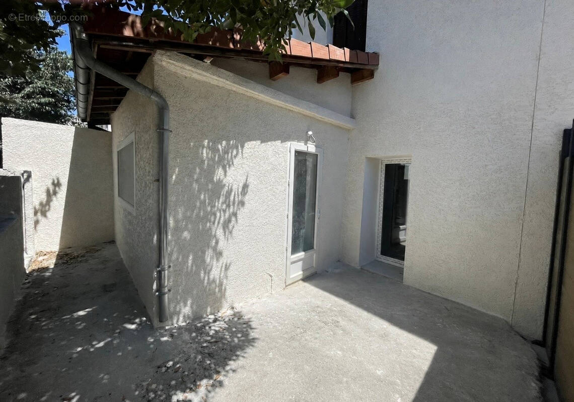 Maison à CHAVANOZ
