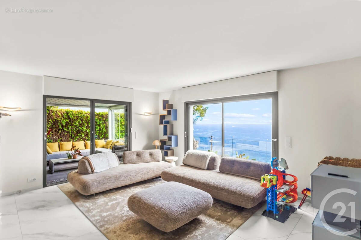 Maison à EZE