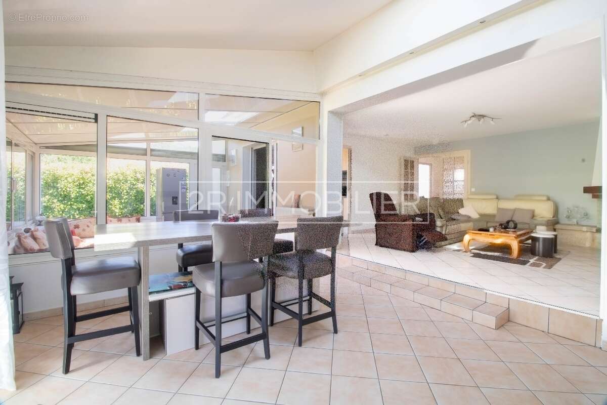 Maison à MAGNY-LE-HONGRE