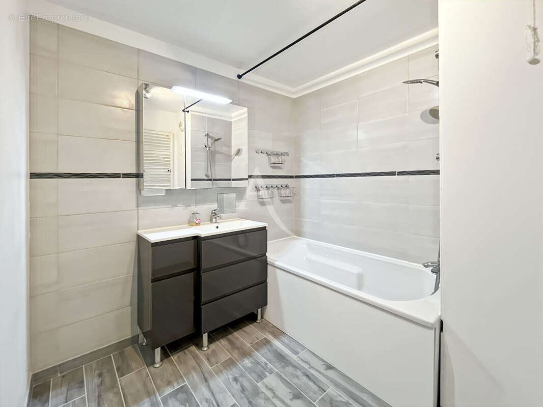 Appartement à VAUREAL