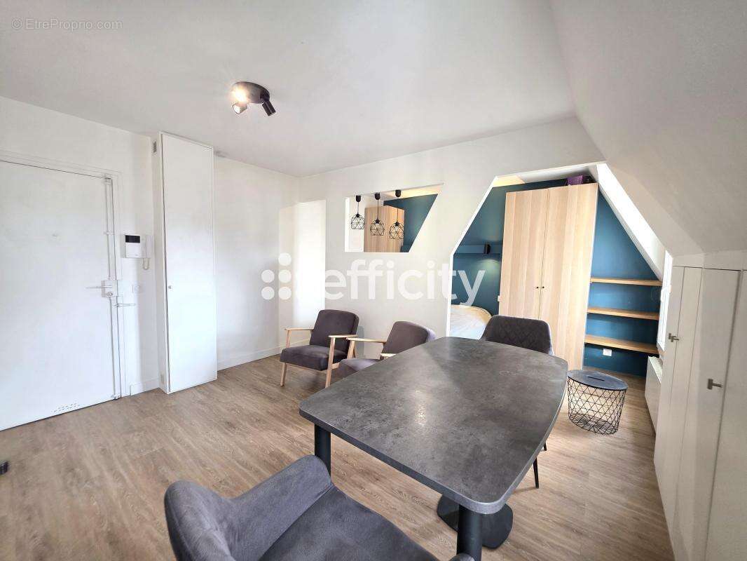 Appartement à NEUILLY-SUR-SEINE