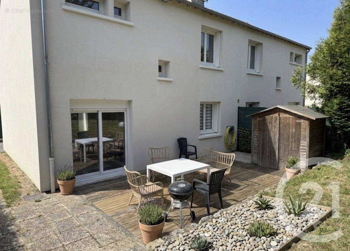 Maison à VERNEUIL-EN-HALATTE