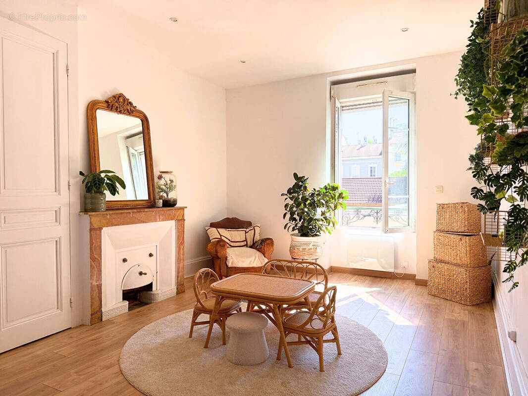 Appartement à OULLINS