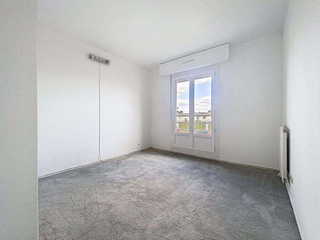 Appartement à MONTIGNY-LE-BRETONNEUX