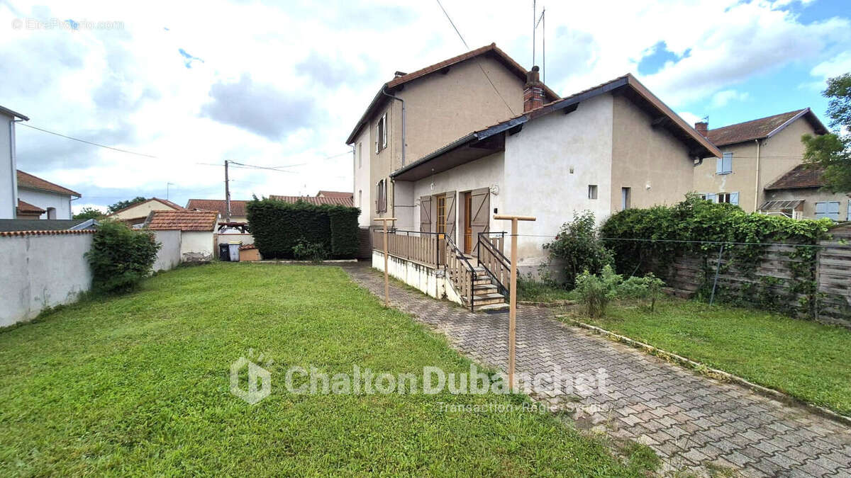 Maison à SAINT-ROMAIN-LE-PUY