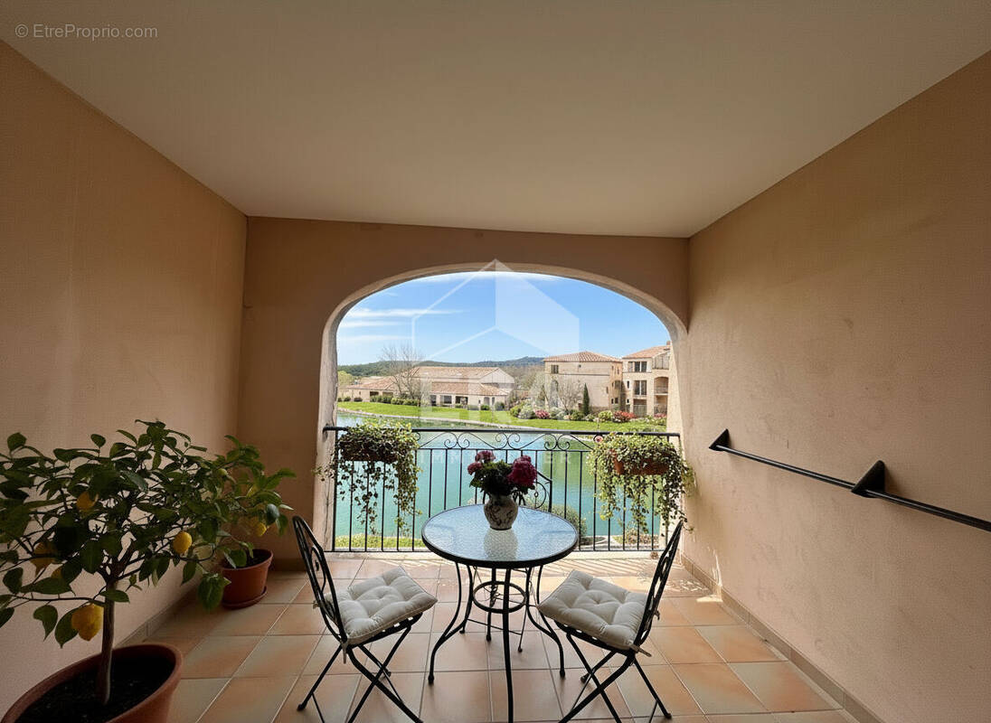 Appartement à MALLEMORT