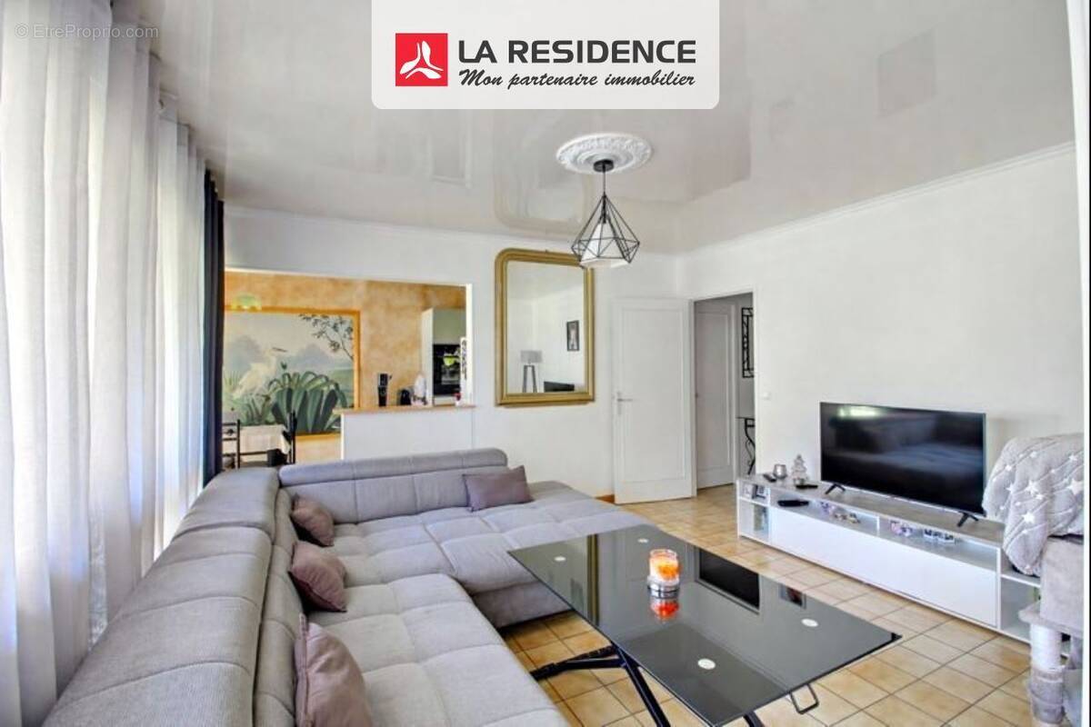 Appartement à LES MUREAUX