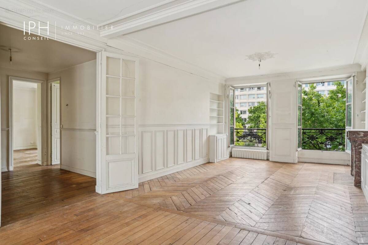 Appartement à NEUILLY-SUR-SEINE